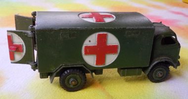 [(toy) military ambulance]