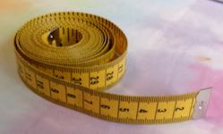 [(sewing, tailor's) tape measure]