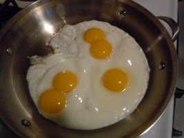 [double yolk fried eggs]