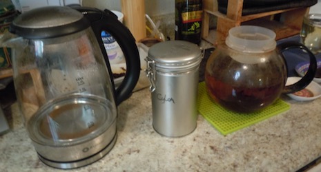 [brewing tea]