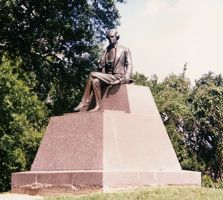 [statue]