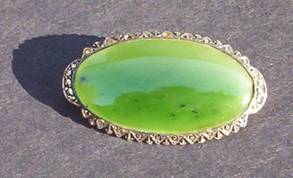 [brooch, semi-precious stone